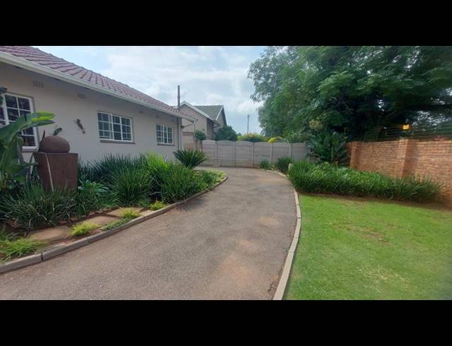 3 BEDROOM HOUSE FOR SALE IN PARKRAND